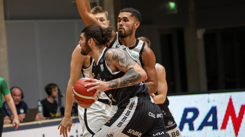 Arnaldo Toro aizsardzībā. Foto: Diana Jesin/Tartu Ülikool