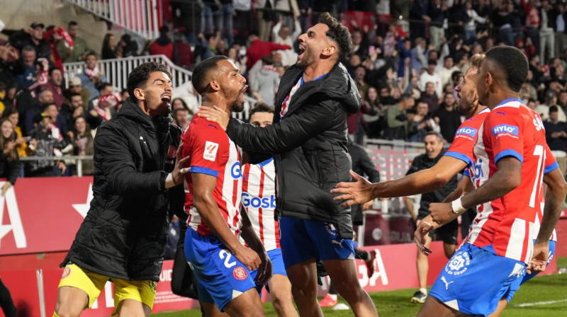 "Girona" futbolistu prieki pēc vārtu guvuma. Foto: David Borrat/EPA/Scanpix