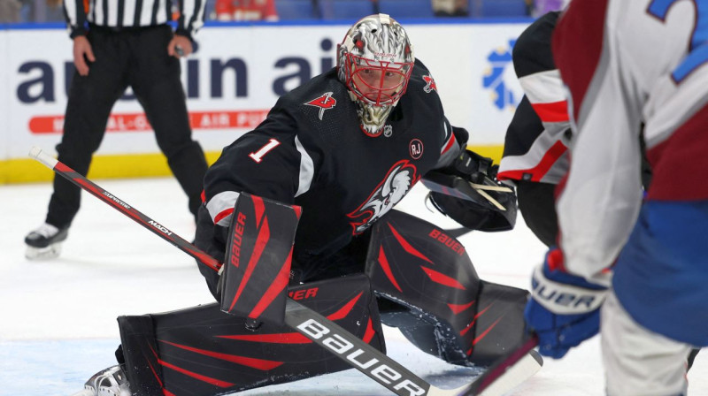 Bufalo "Sabres" vārtsargs Uko-Peka Lūkonens. Foto: Timothy T. Ludwig/USA Today Sports/Scanpix