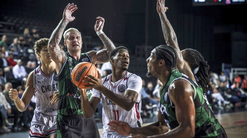 Mirklis no Stambulas "Darüşşafaka" un "Cholet Basket" cīņas. Foto: FIBA