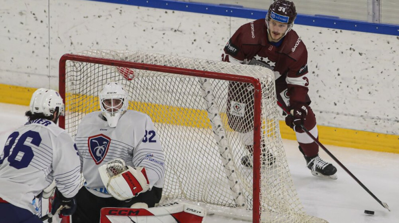 Eduards Tralmaks ar ripu. Foto: Guntis Lazdāns/LHF