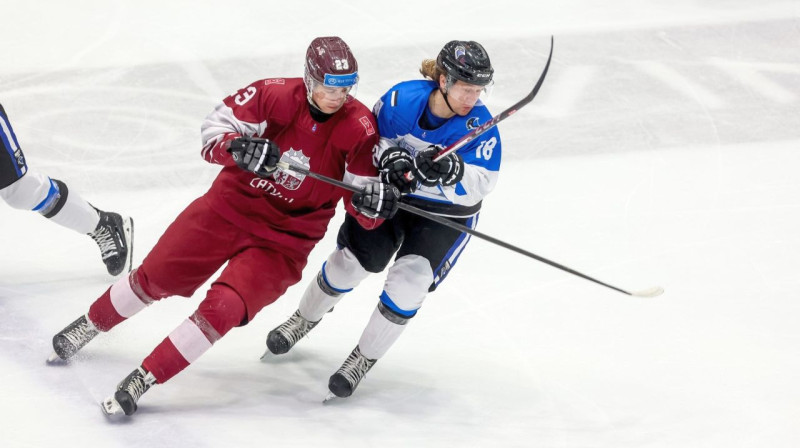 Mirklis no Latvijas U20 un Igaunijas lielās valstsvienības cīņas. Foto: Polski Hokej