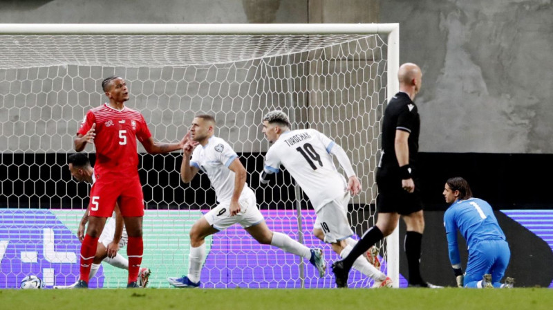 Mirklis pēc Izraēlas valstsvienības futbolista Šona Veismana vārtu guvuma. Foto: Bernadett Szabo/Reuters/Scanpix