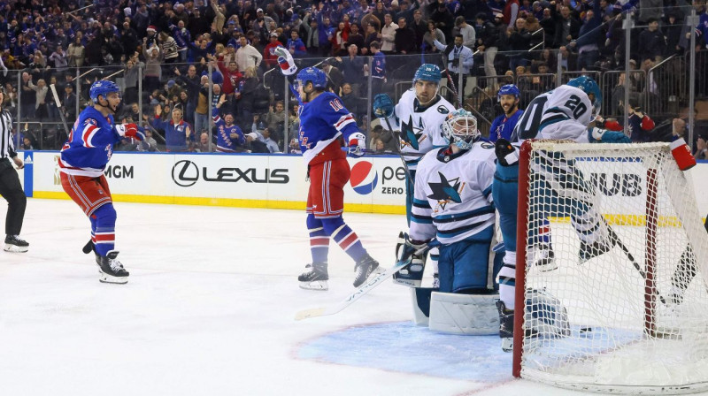 Mirklis pēc Artēmija Panarina nopelnītā "hat-trick" pret Sanhosē "Sharks". Foto: Bruce Bennett/Getty Images-AFP/Scanpix