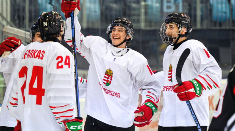 Ungārijas U20 valstsvienības hokejisti. Foto: Magyar Jégkorong Szövetség