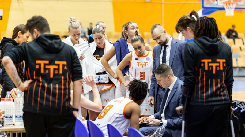 TTT basketbolistes minūtes pārtraukumā 29. novembrī. Foto: EuroCup Women