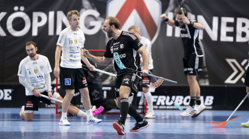 "Linkoping IBK" triumfē spēlē pret "Storvreta IBK", foto: Ted Malm