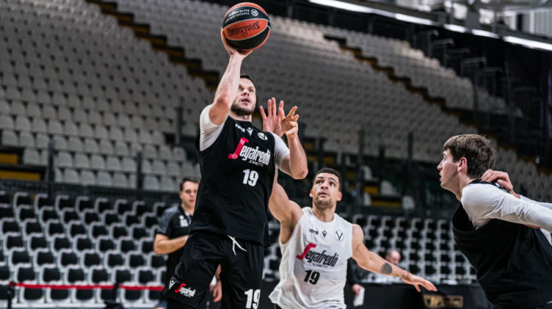 Rihards Lomažs savas jaunās komandas treniņā. Foto: Virtus Segafredo Bologna