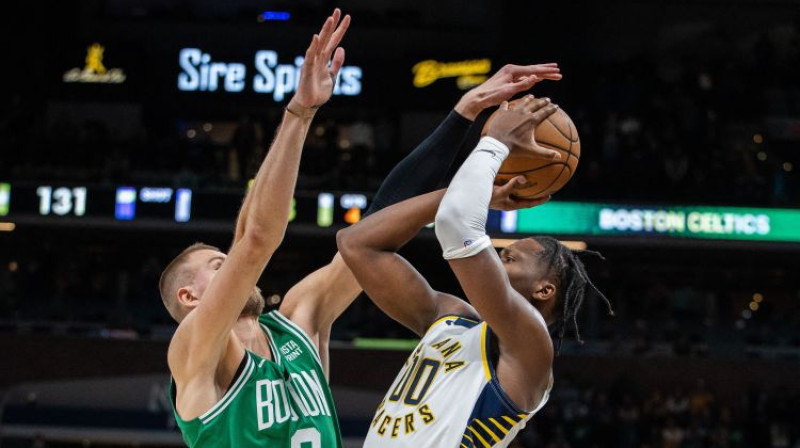 Kristaps Porziņģis pret Benediktu Maturinu. Foto: USA Today Sports/Scanpix