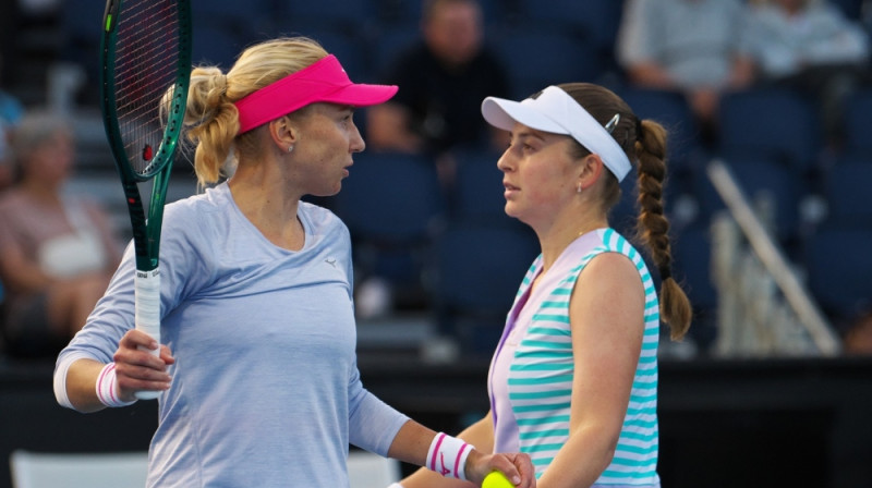 Ludmila Kičenoka un Aļona Ostapenko. Foto: Arata Yamaoka / Ukrainian Tennis federation