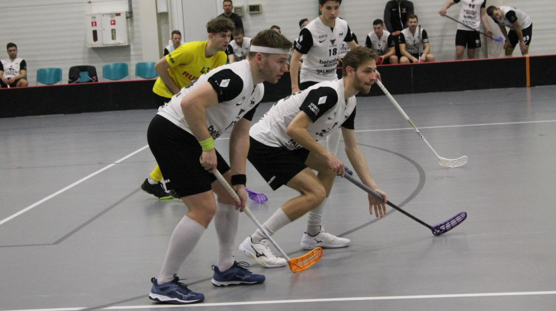 "FBK Valmiera/Betsafe" ielauzušies astotniekā un cenšas pozīcijas nosargāt, foto: Floorball.lv