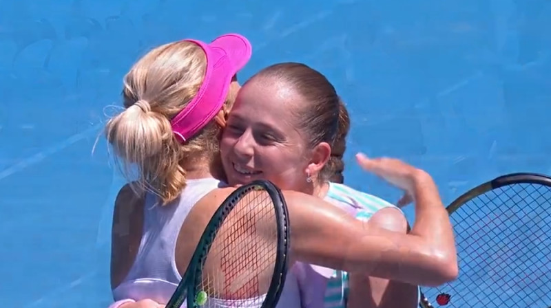 Ludmila Kičenoka un Aļona Ostapenko. Foto: WTA / Australian Open