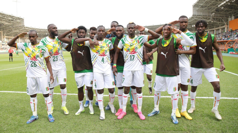 Mali valstsvienības futbolisti pēc vārtu guvuma. Foto: CAF