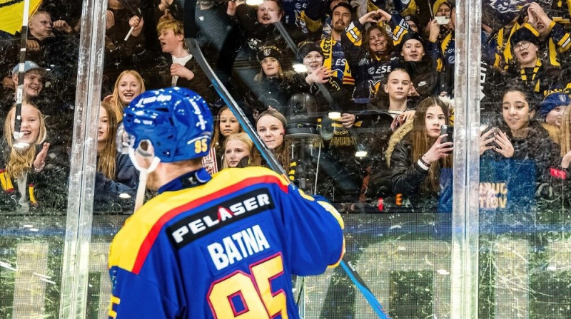 Oskars Batņa un Mikeli "Jukurit" līdzjutēji. Foto: Mikkelin Jukurit