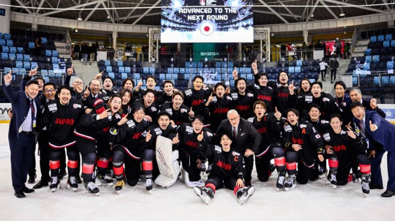 Japānas hokejisti. Foto: IIHF