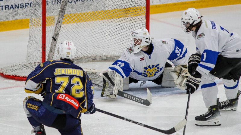 Roberta Jekimova vārtu guvuma mirklis. Foto: Guntis Lazdāns/LHF