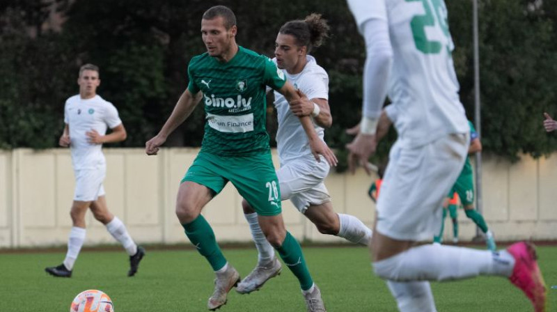 Daniils Ulimbaševs pret savu jauno komandu. Foto: Kristians Putninš/FK "Auda"