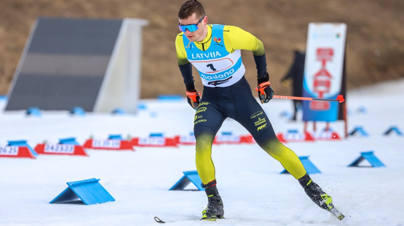 Lauris Kaparkalējs slēpo pretī uzvarai LČ 15km distancē. Foto: A.Veckalniņš/Ski.lv