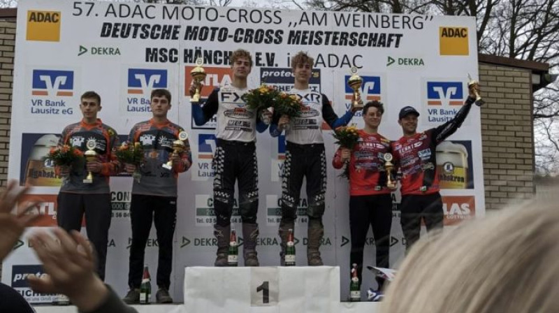 Brāļi Lielbārži pēc uzvaras Vācijas čempionāta posmā. Foto: Motolevel.com