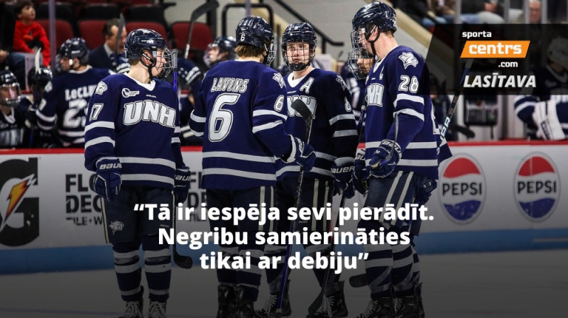 No kreisās: Kristaps Skrastiņš, Martins Laviņš. Foto: UNH Men's Hockey