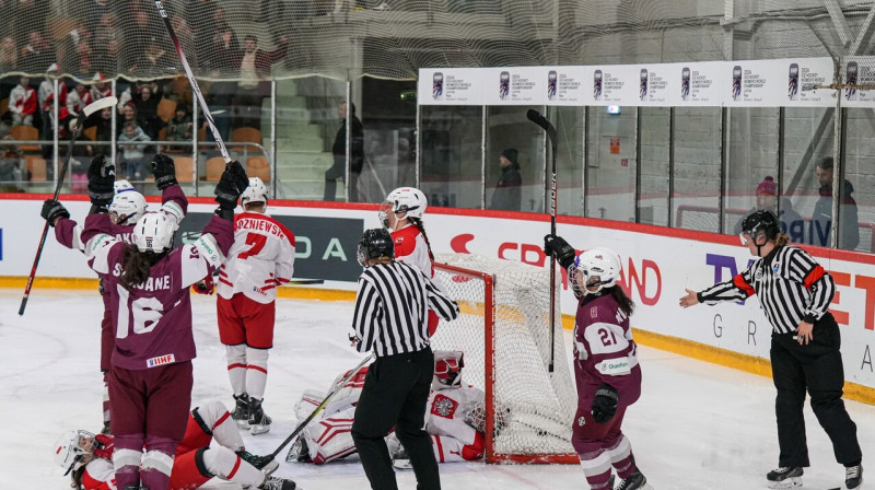 Latvijas valstsvienības vārtu guvuma mirklis. Foto: Guntis Lazdāns/LHF