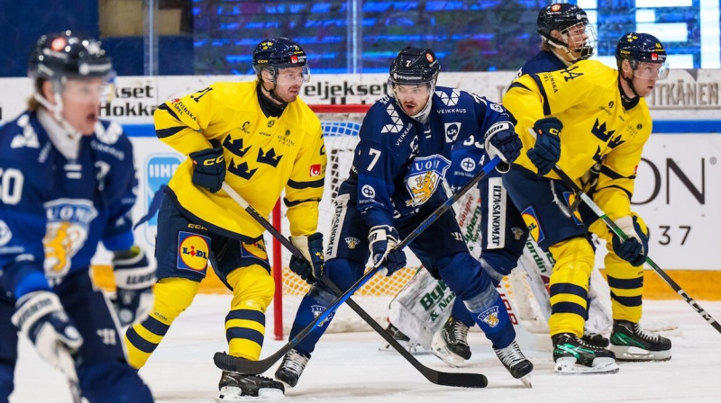Mirklis no Somijas un Zviedrijas valstsvienību spēles. Foto: Mika Kylmäniemi