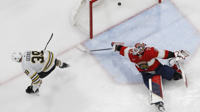 Morgana Gīkija vārtu guvuma mirklis. Foto: Boston Bruins