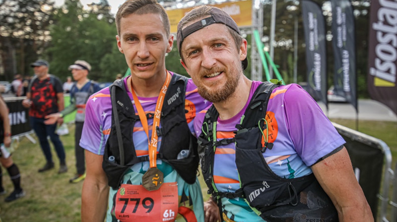 Uzvarētāji "Garmin" 6h Klāvs Stankēvics un Pēteris Grīviņš. Foto: Xevents.