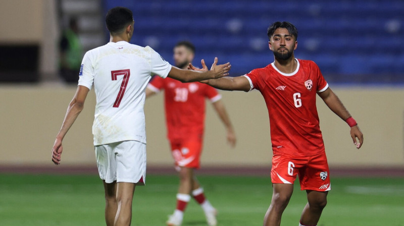 Afganistānas un Kataras valstsvienības futbolisti. Foto: Hamad I. Mohammed/Reuters/Scanpix