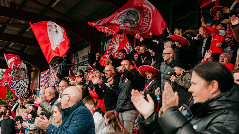 Ziemeļīrijas kluba "Larne" līdzjutēji. Foto: Larne Football Club