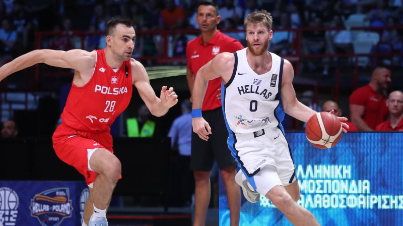 Grieķijas valstsvienības basketbolists Tomass Vokaps spēlē pret Poliju. Foto: Hellenic Basketball Federation