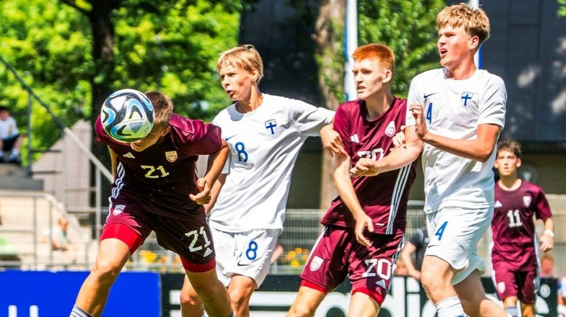 Mirklis no Latvijas un Somijas U17 valstsvienību spēles Torņakalnā. Foto: LFF