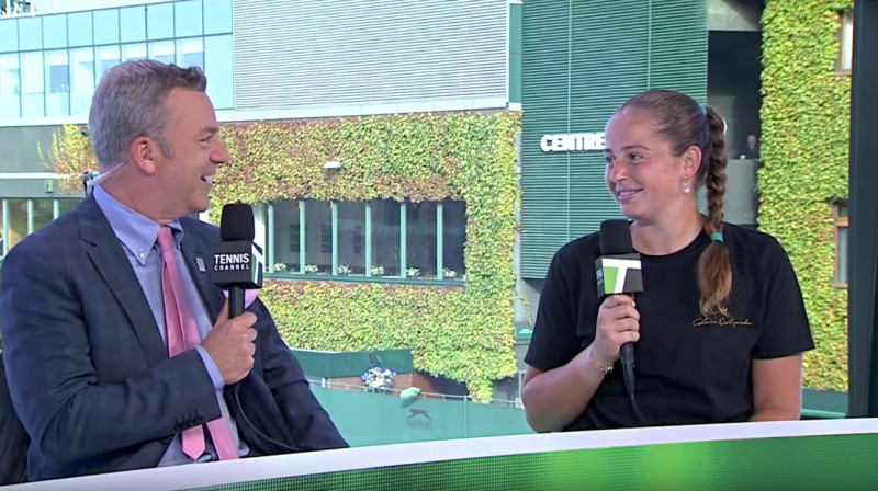 Aļona Ostapenko studijā. Foto: Tennis Channel