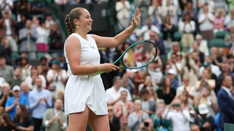 Aļona Ostapenko. Foto: EPA/Scanpix