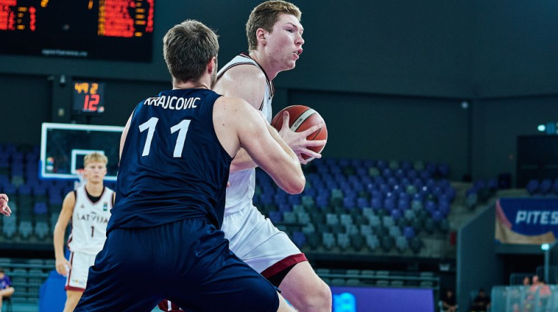 Pēteris Pinnis uzbrukumā. Foto: FIBA