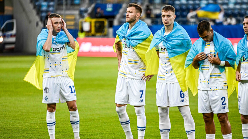 Kijivas "Dynamo" futbolisti pirms UEFA Čempionu līgas kvalifikācijas otrās kārtas spēles Ļubļinā. Foto: Kacper Pacocha/400mm.pl/Scanpix