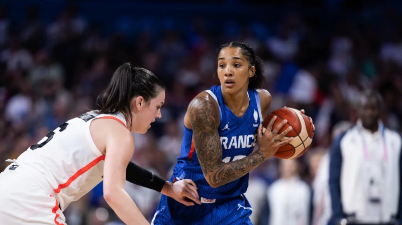 Gabija Viljamsa un Bridžeta Karltone 2024. gada 29. jūlijā. Foto: FIBA