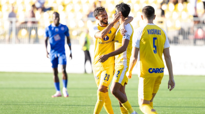 Telavivas "Maccabi" futbolisti pēc vārtu guvuma Viļņā. Foto: Maccabi Tel Aviv FC