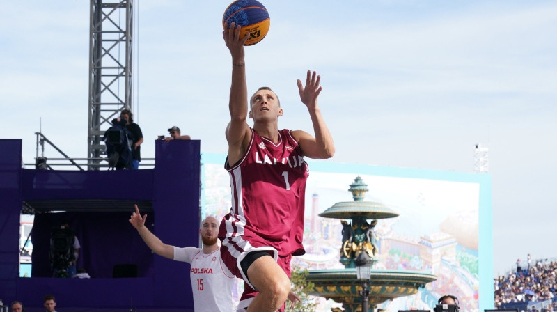 Nauris Miezis Parīzes olimpisko spēļu 3x3 basketbola turnīrā. Foto: Romāns Kokšarovs/LOK