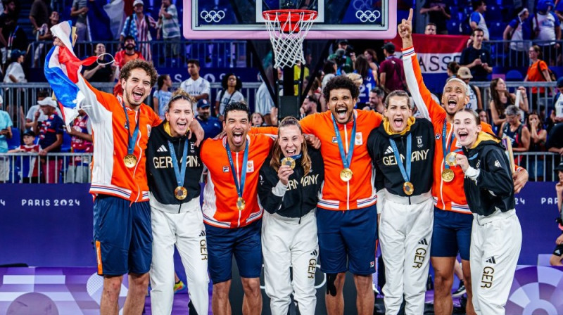 Nīderlandes un Vācijas 3x3 basketbola komandas 2024. gada 5. augustā. Foto: FIBA