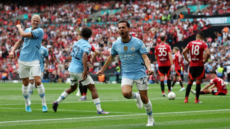 Mirklis pēc Mančestras "City" futbolista Bernardu Silvas vārtu guvuma "Community Shield" izcīņas spēlē. 
Foto: Andy Rain/EPA/Scanpix