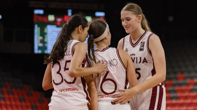 Šarlote Skrebele, Sindija Miščenko un Ance Kočetkova 2024. gada 17. augustā. Foto: FIBA