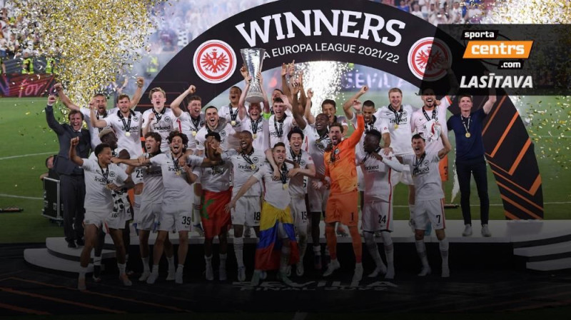 Frankfurtes "Eintracht" svin UEFA Eiropas līgas titulu 2022. gadā. Foto: IMAGO/Revierfoto/Scanpix