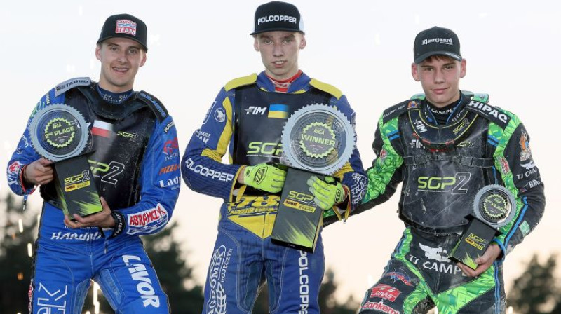 Viktors Pšijemskis, Nazars Parņickis un Mikels Andersens. Foto: FIM Speedway