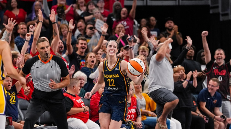 Keitlina Klārka un līdzjūtēji 2024. gada 4. septembrī. Foto: Indiana Fever