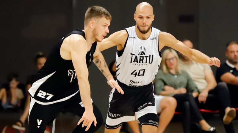 Ojārs Bērziņš uzbrukumā pret Martinu Pāsoju. Foto: Tartu Universitāte