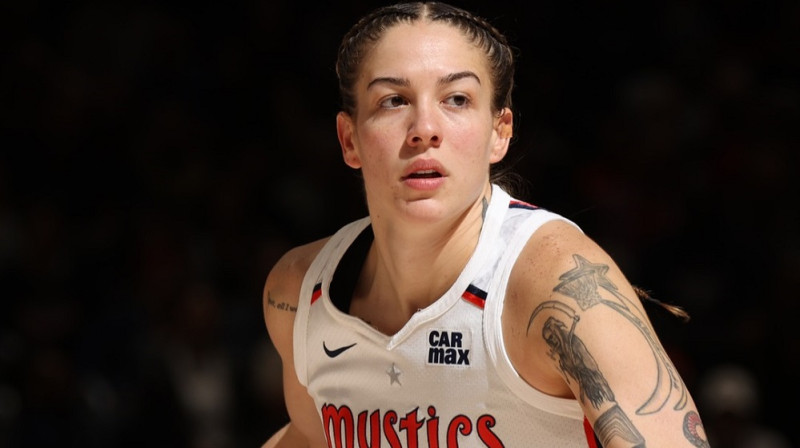 Dignas Strautmanes bijusī komandas biedre Emīlija Engstlere. Foto: Washington Mystics