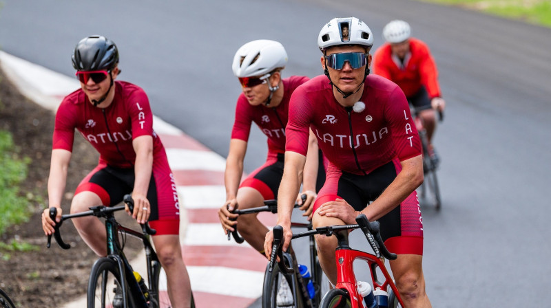 Toms Skujiņš vada treniņu jaunajiem talantiem
Foto: Kaspars Suškēvičs