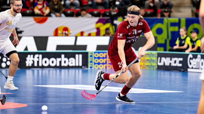 Gustavs Griezītis šoreiz atzīmējās ar vienu vārtu guvumu, foto: IFF Floorball