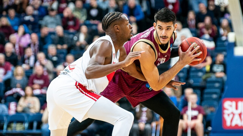 Grieķis Jorjoss Kalaidzakis ar bumbu Panevēžas "Lietkabeļa" spēlē pret Francijas "JL de Bourg-en-Bresse".
Foto: BC Lietkabelis Panevėžys